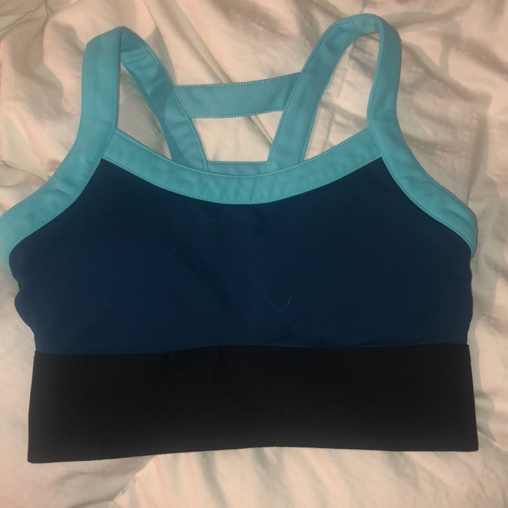 athletic top/bra!